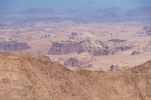 Widok ze szczytu Jabal umm ad Dami