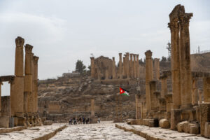 Jerash, widok na świątynię Zeusa