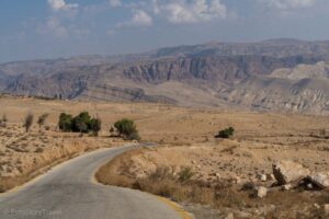 Widoki górskie w drodze do Wadi Ghuweir