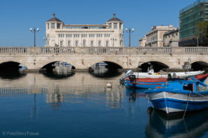 Most Ponte Umbertino łączący Syrakuzy z Ortygią
