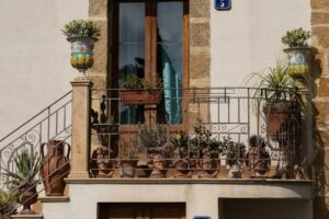 Wejście do domu w Caltagirone