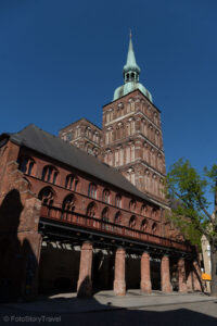 Ratusz na tle katedry św. Mikołaja, Stralsund