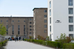 Budynki stare i odnowione w Prora