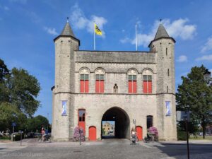 Brama miejsca Kruispoort w Brugii