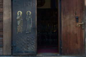 Drzwi do cerkwi na Grabarce